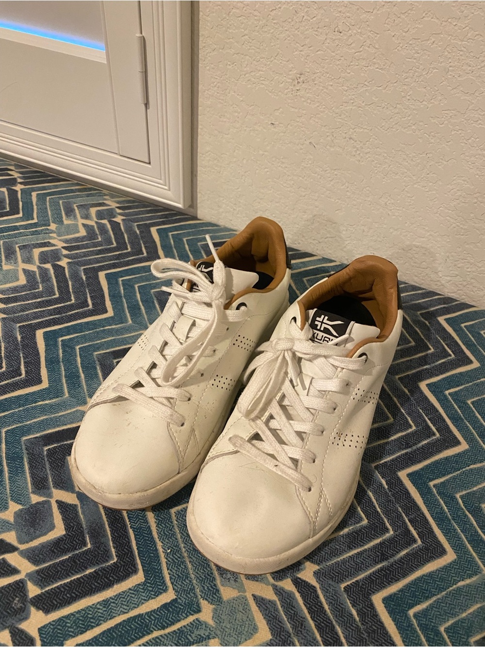 Kuru Roam White Leather Sneakers. Worn twice.